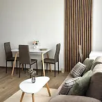 Smarty Choice Living With Free Parking - Vondrousova Apartment