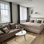 Apartment Smarty Choice Living With Free Parking - Vondrousova Prague