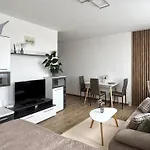Smarty Choice Living With Free Parking - Vondrousova Apartment *