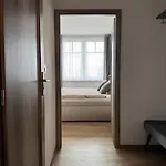 Smarty Choice Living With Free Parking - Vondrousova Apartment Prague