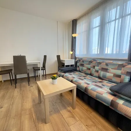 Smarty Choice Flat With Deluxe Kitchen Apartment *