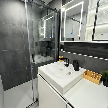 Smarty Choice Flat With Deluxe Kitchen