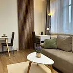 Smarty Choice Living With Free Parking - Vondrousova شقة