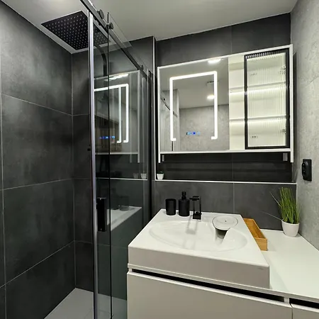 Smarty Choice Living With Free Parking - Vondrousova