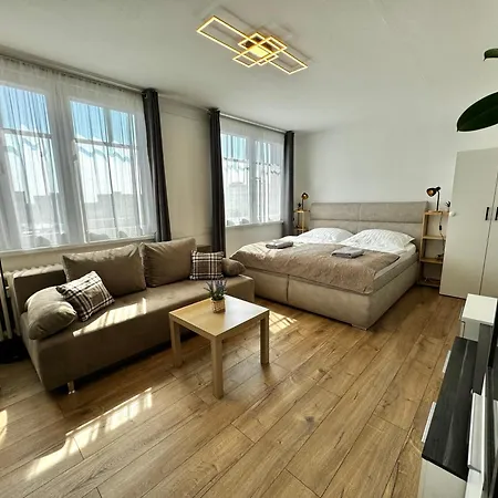 Smarty Choice Living With Free Parking - Vondrousova Prag