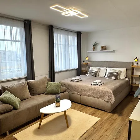 Smarty Choice Living With Free Parking - Vondrousova Appartement